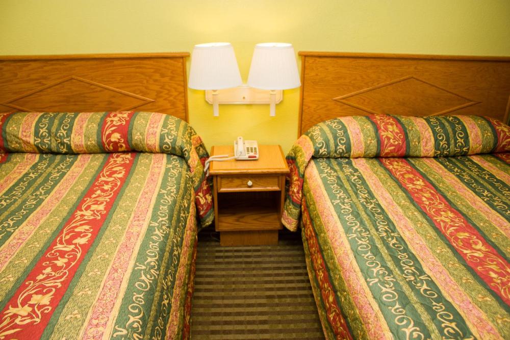 Double Room with Two Double Beds - Non-Smoking interior